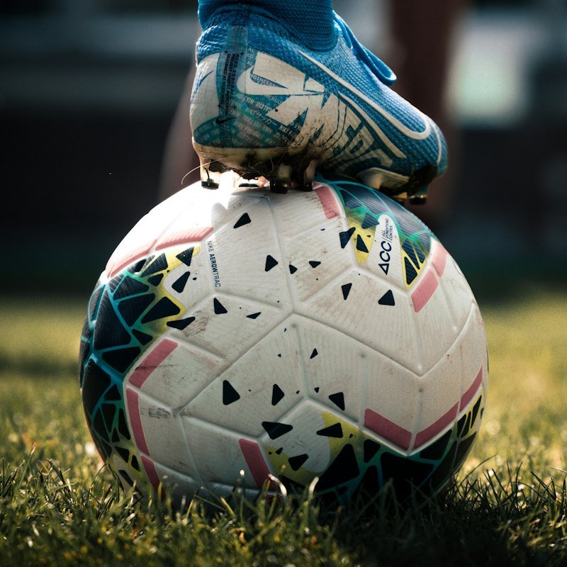 كرات ومستلزمات