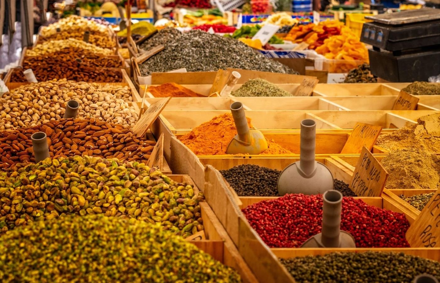 المحامص والعطارة والبن